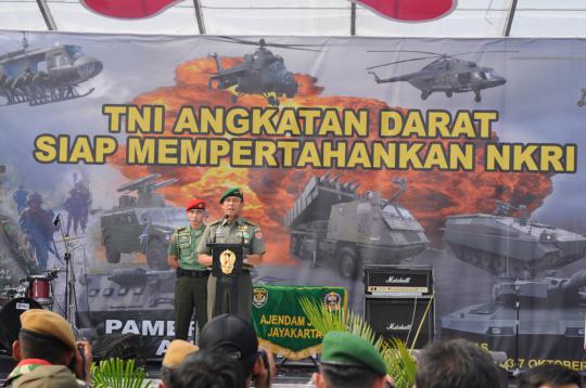 Wakasad Letjen TNI M. Munir tutup Pameran Alutsista 2013
