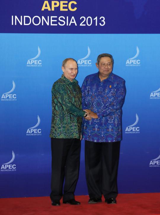 Ketika tokoh pimpinan negara-negara APEC tampil berbatik
