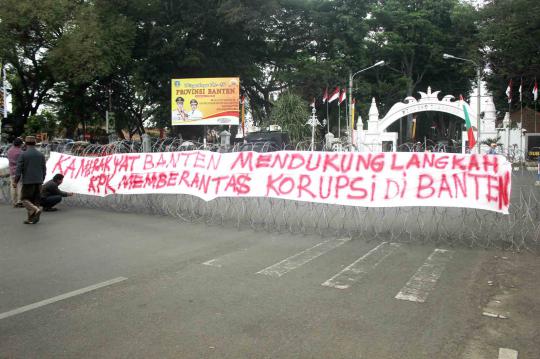 Ratusan warga Banten istigasah dukung KPK usut kasus Atut