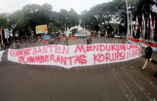 Ratusan warga Banten istigasah dukung KPK usut kasus Atut