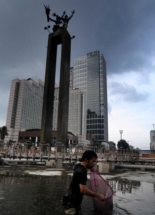 Direnovasi, Bundaran HI menjadi tempat mencari ikan
