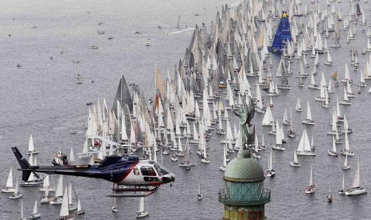 Ribuan kapal layar meriahkan perlombaan Barcolana di Trieste