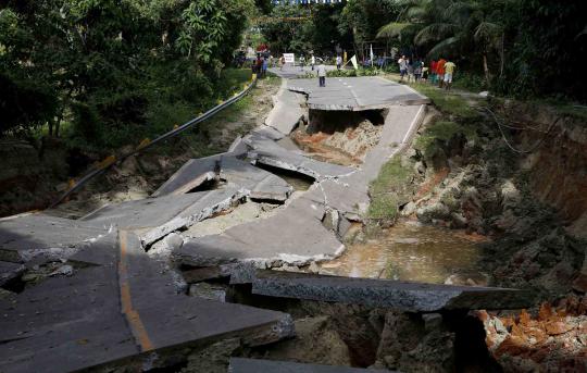 Yang tersisa dari gempa dahsyat di Filipina