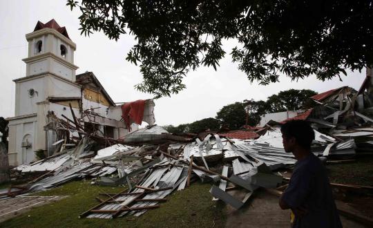 Yang tersisa dari gempa dahsyat di Filipina