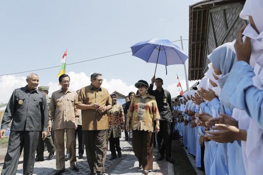 Presiden SBY blusukan rumah warga korban erupsi Merapi