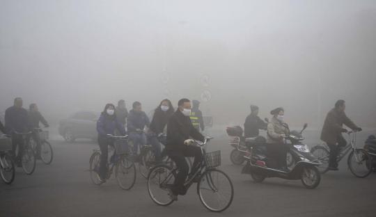 Dilanda kabut tebal, sekolah dan jasa transportasi China ditutup