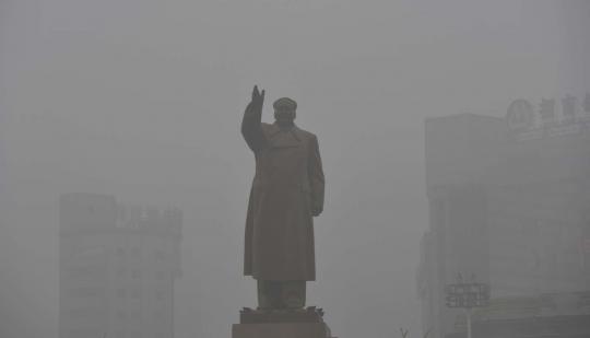 Dilanda kabut tebal, sekolah dan jasa transportasi China ditutup