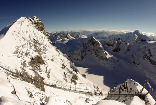 Menelusuri Titlis Cliff Walk, jembatan tertinggi di Eropa