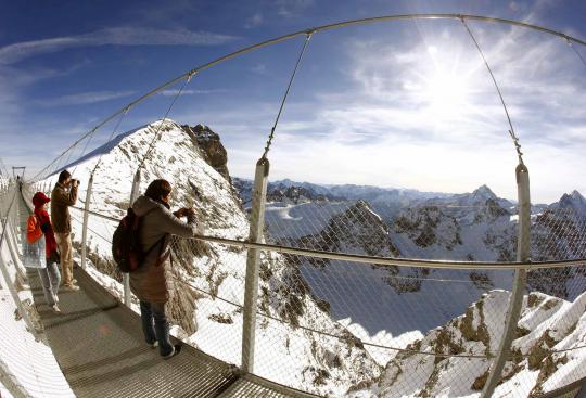 Menelusuri Titlis Cliff Walk, jembatan tertinggi di Eropa
