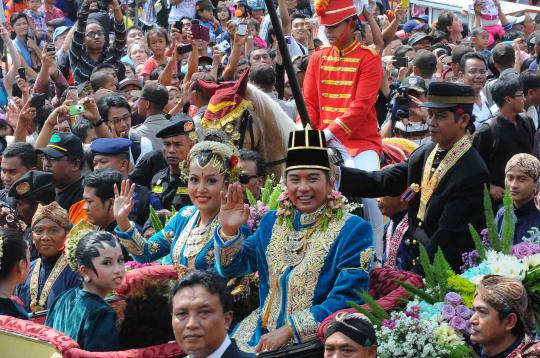 Kemeriahan kirab pernikahan agung Keraton Yogyakarta