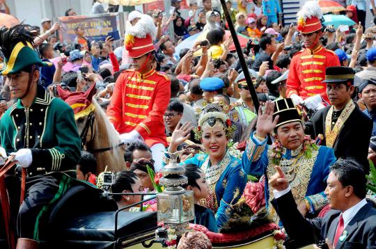 Kemeriahan kirab pernikahan agung Keraton Yogyakarta