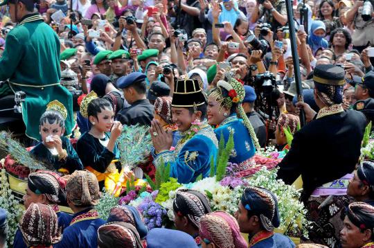 Kemeriahan kirab pernikahan agung Keraton Yogyakarta