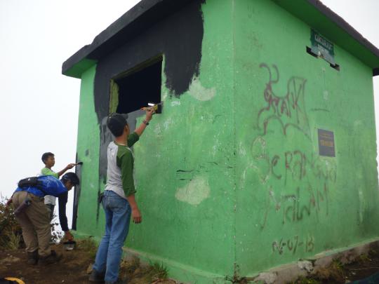 Peringatan Sumpah Pemuda di Puncak Gunung Cikuray, Garut