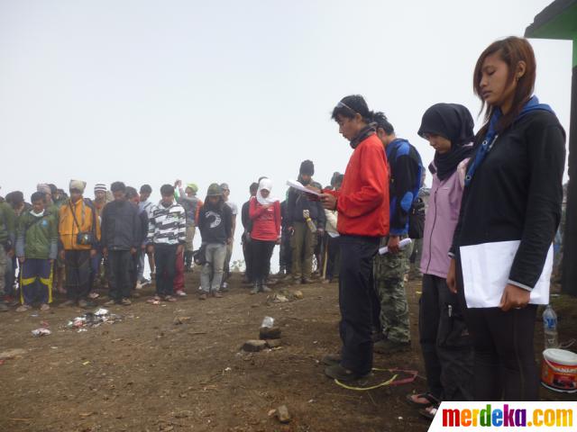 Foto : Peringatan Sumpah Pemuda di Puncak Gunung Cikuray 