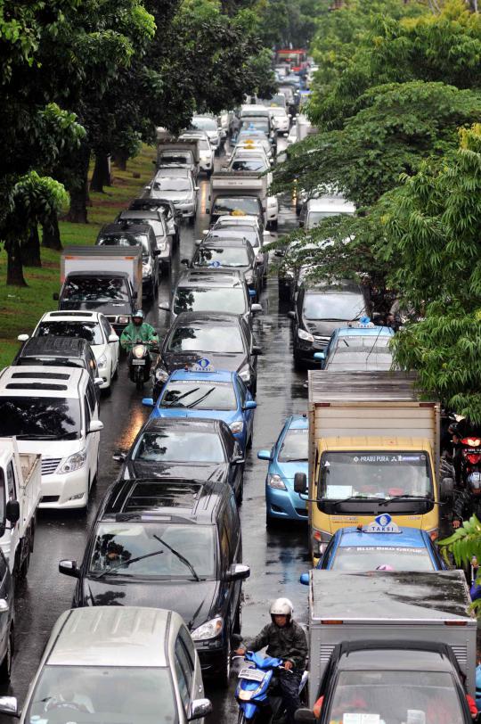 Musim hujan, lalu lintas Jakarta makin semrawut