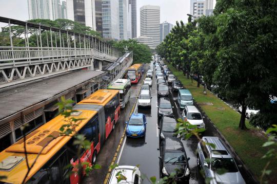 Musim hujan, lalu lintas Jakarta makin semrawut