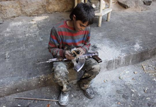 Muhammad, bocah pemberontak Suriah ahli perakit bom