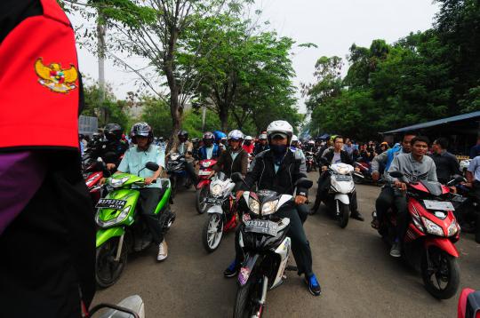 Tuntut UMP, buruh sweeping pabrik-pabrik di Pulogadung