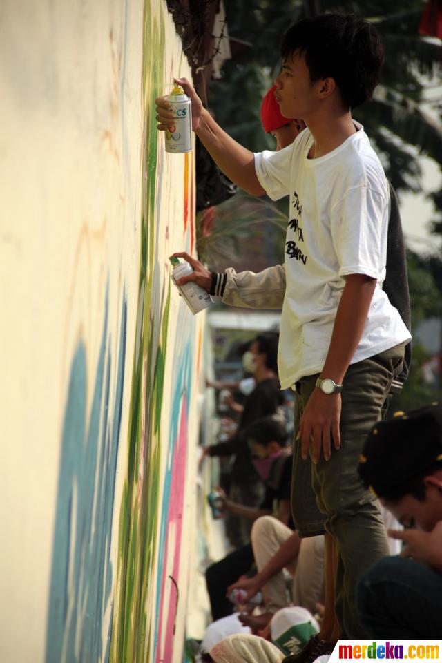 Foto : Puluhan remaja ikuti lomba buat grafiti di Johar 