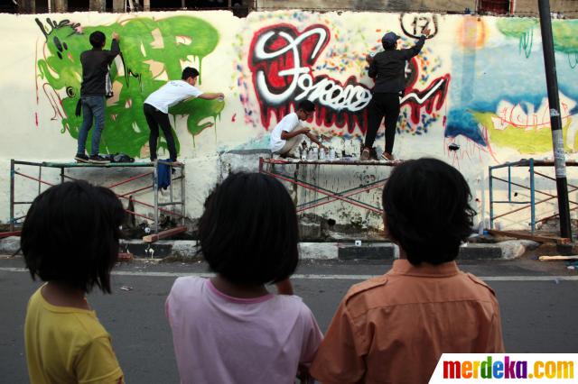 Foto : Puluhan remaja ikuti lomba buat grafiti di Johar 