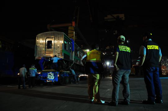 30 KRL bekas asal Jepang tiba di Pelabuhan Tanjung Priok