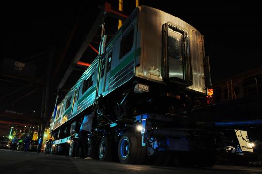 30 KRL bekas asal Jepang tiba di Pelabuhan Tanjung Priok