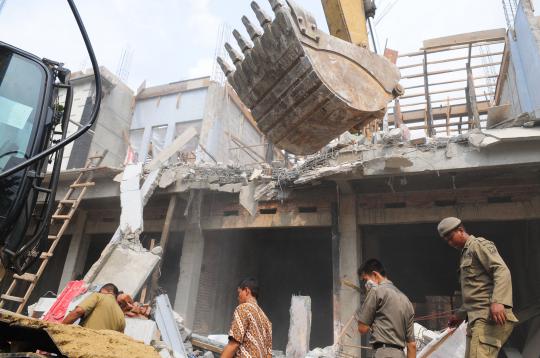 Berizinkan rumah, bangunan ruko di Pondok Kelapa dibongkar