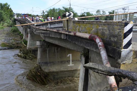 Yang tersisa dari hantaman dahsyat topan Haiyan di Filipina