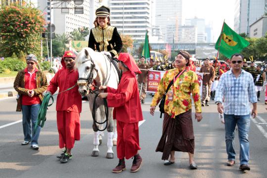 Pimpin Kirab Budaya Rakyat, Roy Suryo diarak naik kuda
