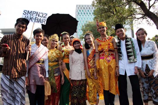 Kemeriahan Kirab Budaya Rakyat rayakan Hari Pahlawan