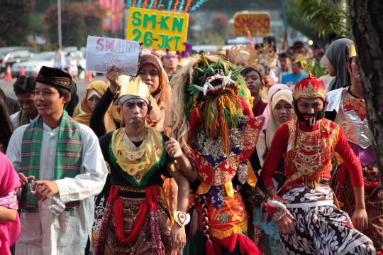 Kemeriahan Kirab Budaya Rakyat rayakan Hari Pahlawan