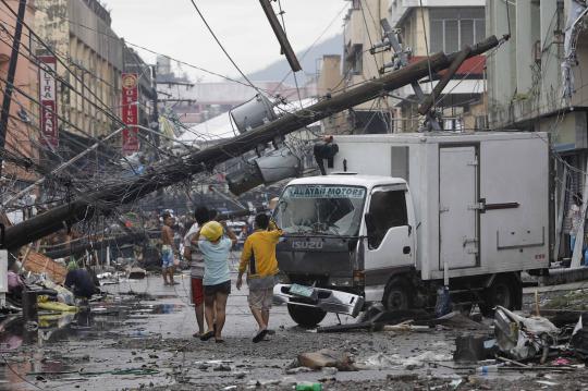 Dahsyatnya Topan Super Haiyan landa Filipina, 10.000 warga tewas
