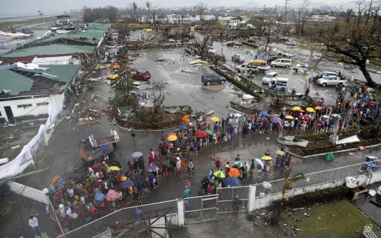 Dahsyatnya Topan Super Haiyan landa Filipina, 10.000 warga tewas
