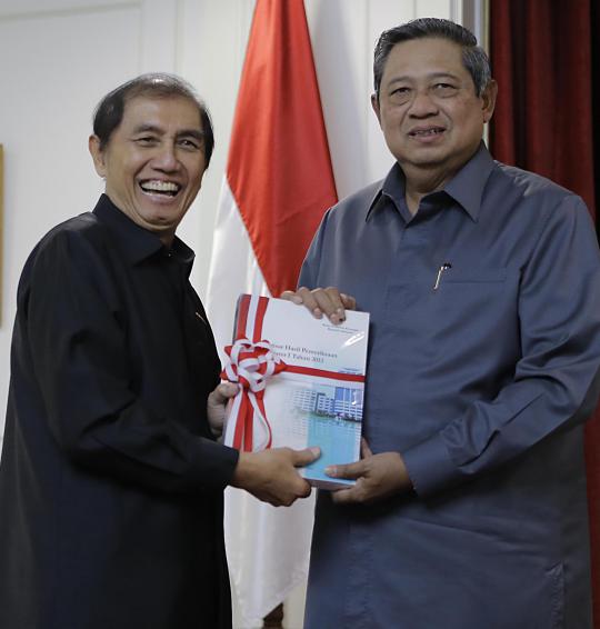 Presiden SBY terima IHPS I 2013 dari BPK di Kantor Presiden