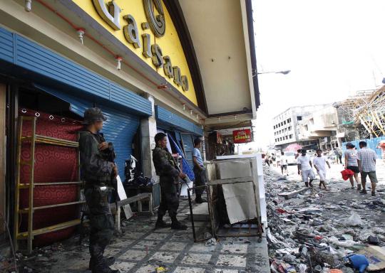 Krisis pangan, korban Topan Haiyan jarah toko dan gudang beras