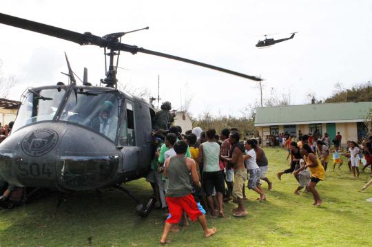 Krisis pangan, korban Topan Haiyan jarah toko dan gudang beras