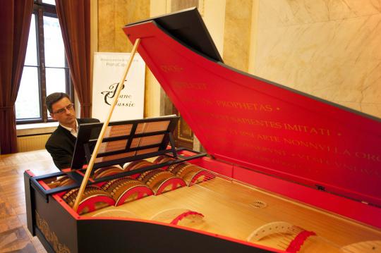 Mengenang Viola Organista, piano abad 15 karya Leonardo da Vinci
