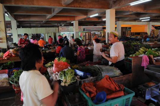 Resmikan Blok B dan C Pasar Minggu, Jokowi disuguhi aksi silat