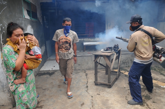 Cegah Chikungunya dan DBD, kawasan Pasar Rebo diasapi