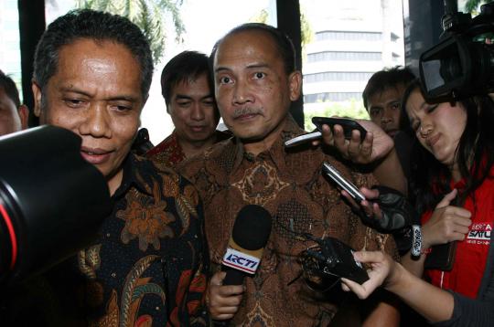 Tersangka kasus Century Budi Mulya penuhi panggilan KPK