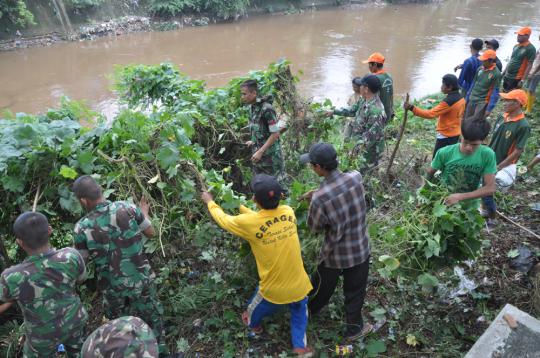 Kegiatan 'Karya Bhakti TNI AD'