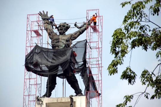 Patung Pembebasan Irian Barat di Lapangan Banteng 