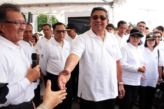 Kunjungi stan bank syariah peserta 'Gres!', SBY acungkan jempol