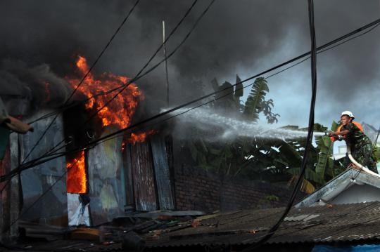 Pemukiman padat di kawasan Senen ludes dilalap api