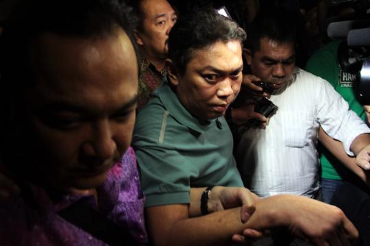 Adiguna Sutowo usai diperiksa penyidik Polda Metro Jaya