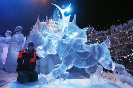 Kemilau Festival Patung Es di Belgia