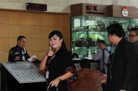 Pedangdut Rya Fitria diperiksa KPK soal Akil Mochtar