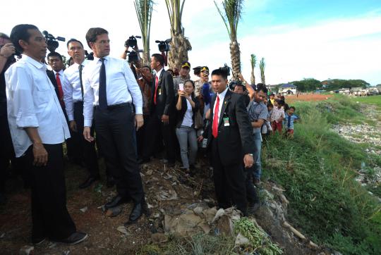 Jokowi dan Gita temani PM Belanda tinjau Waduk Pluit