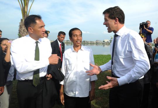 Jokowi dan Gita temani PM Belanda tinjau Waduk Pluit