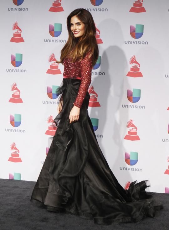 Para bintang latin cantik hiasi Grammy Awards 2013